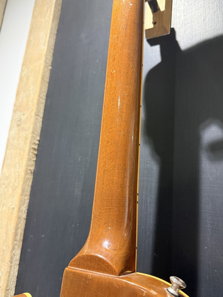 Cambio Gibson Les Paul Traditional Plus 2010 Honey Burst (Relic y Mejorada) de segunda mano · Foto 6 de 10 · Girona · 2150 €