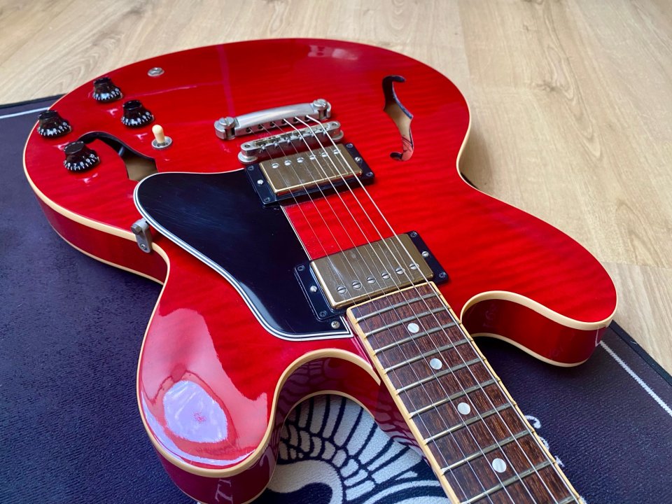 Gibson Memphis ES-335 Dot 2007 Gloss Figured Cherry de segunda mano · Foto 3 de 10 · Pontevedra · 2850 €