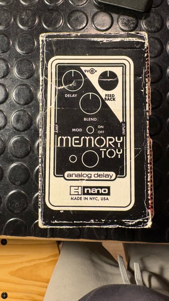 Pedal delay EHX Memory Toy de segunda mano · Foto 6 de 7 · León · 70 €