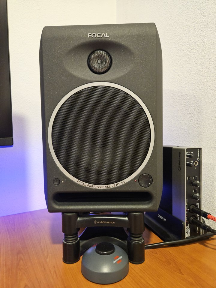 Monitores de estudio Focal CMS 65 + soportes incluidos