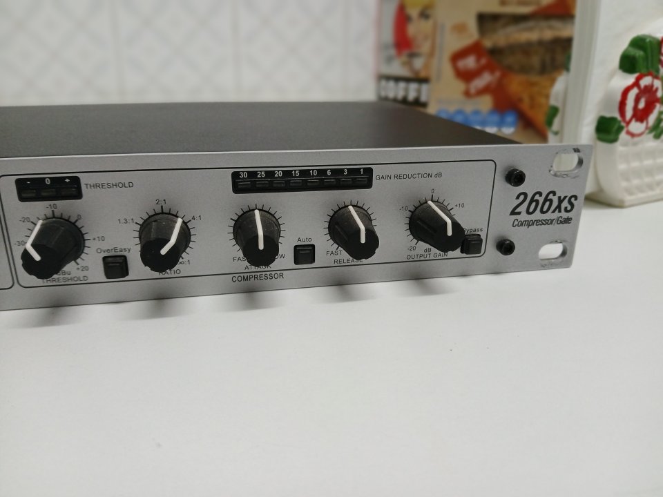 Dbx 266 formato rack