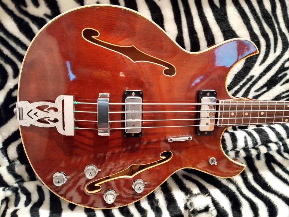 Bajo Klira 187-B Shake Star Aleman de 1967