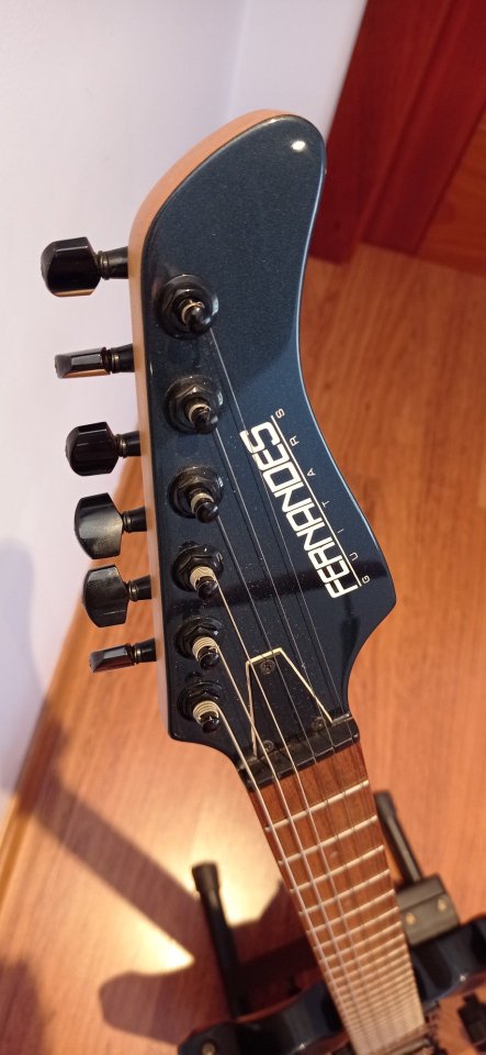 Guitarra eléctrica Fernandes de segunda mano · Foto 2 de 8 · Cuenca · 300 €