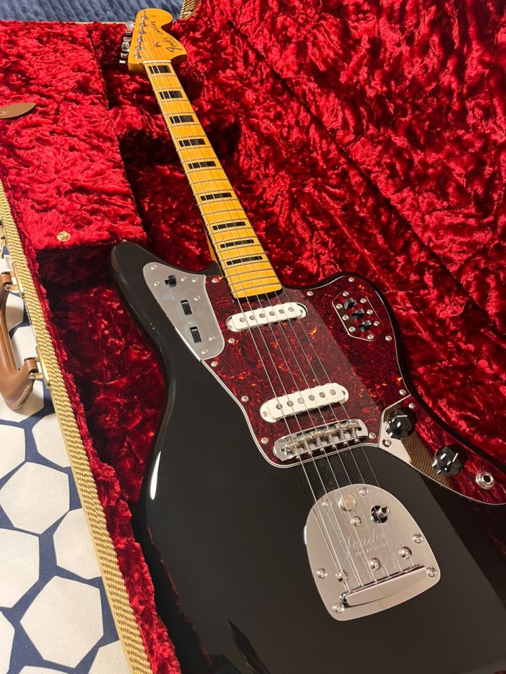 Fender Jaguar Vintera II de segunda mano · Foto 5 de 5 · Valencia · 1050 €