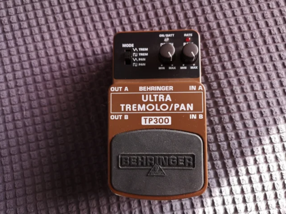 Behringer TP300 Ultra Tremolo/PAN