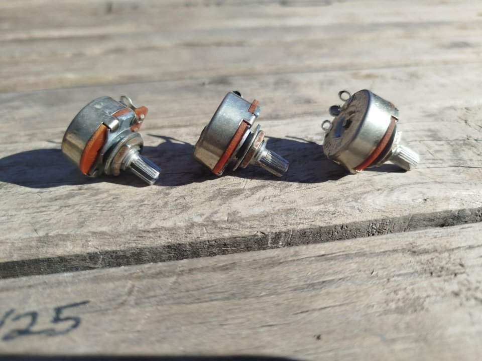 CTS 250 K set potenciometros Fullerton 1983 Fender Stratocaster de segunda mano · Foto 5 de 9 · Albacete · 175 €