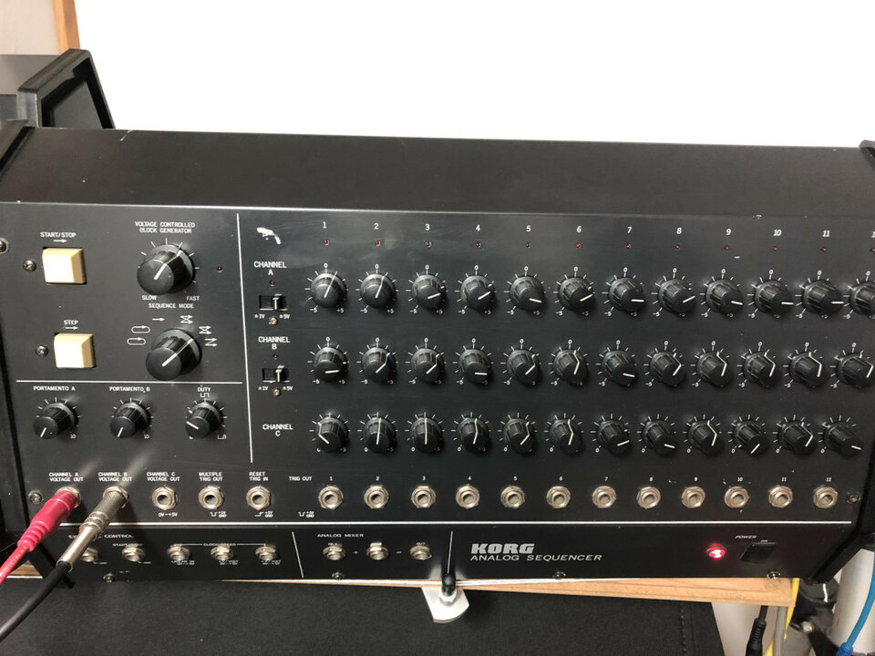 Secuenciador analógico vintage Korg SQ10