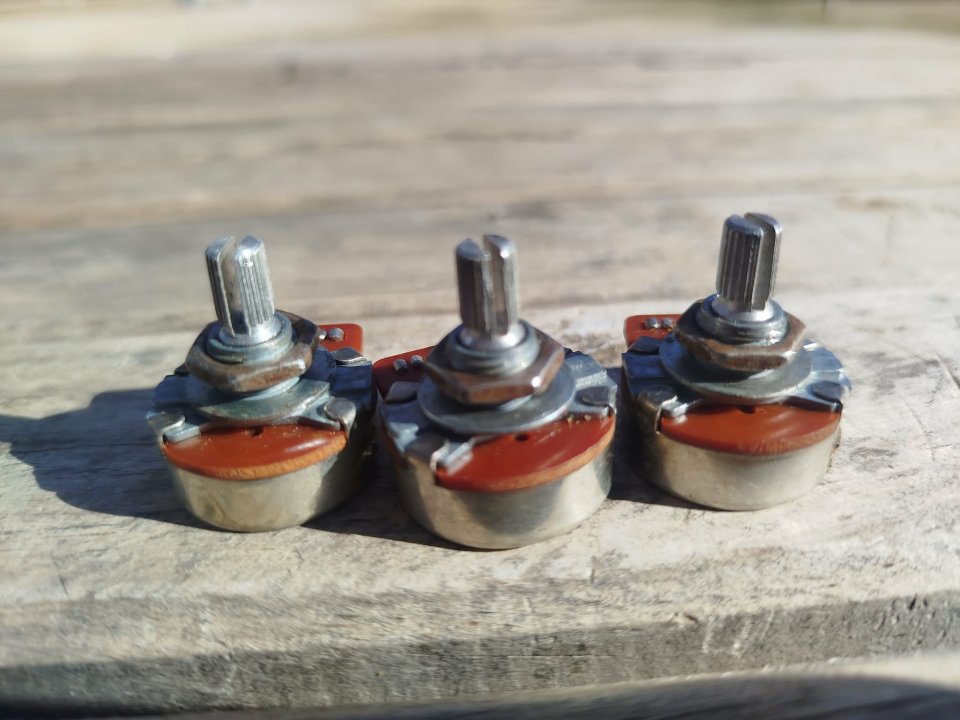 CTS 250 K set potenciometros Fullerton 1983 Fender Stratocaster de segunda mano · Foto 6 de 9 · Albacete · 175 €