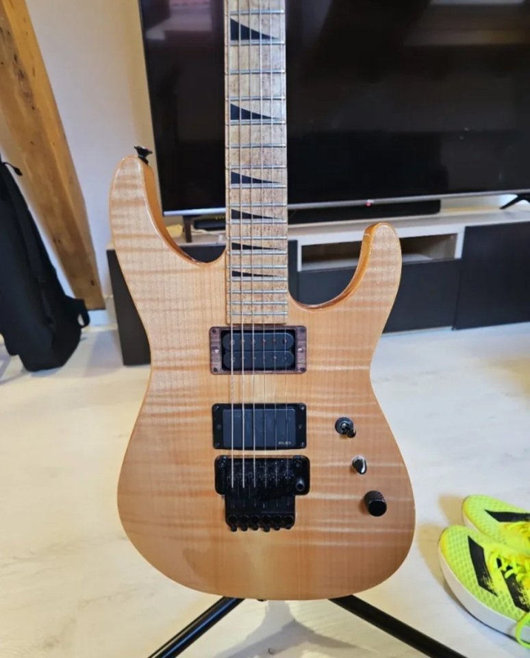 Jackson Dinky DK1 de segunda mano · Foto 3 de 7 · Bizkaia · 1600 €