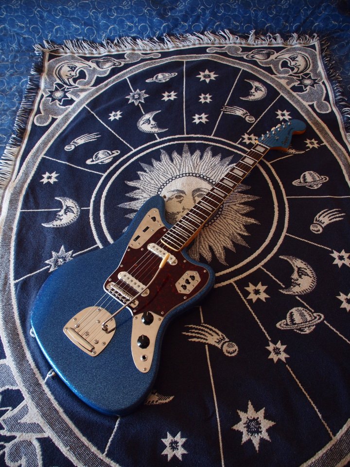 Squier Jaguar Blue Sparkle Limted Edition de segunda mano · Foto 1 de 10 · Alicante · 450 €