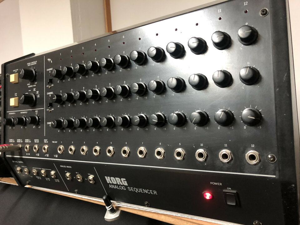 Secuenciador analógico vintage Korg SQ10