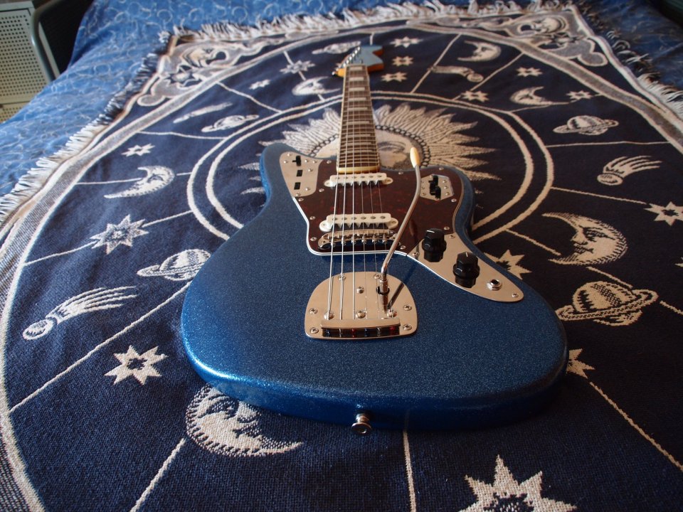 Squier Jaguar Blue Sparkle Limted Edition de segunda mano · Foto 2 de 10 · Alicante · 450 €