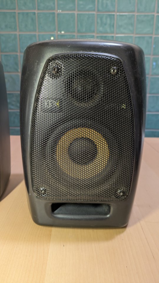 Monitores de estudio KRK VXT4 de 4" de segunda mano · Foto 3 de 9 · Barcelona · 300 €