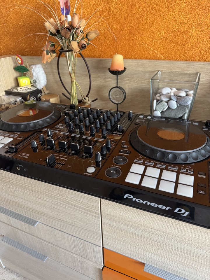 Pioneer DDJ-1000 4-Canales Rekordbox DJ Controller