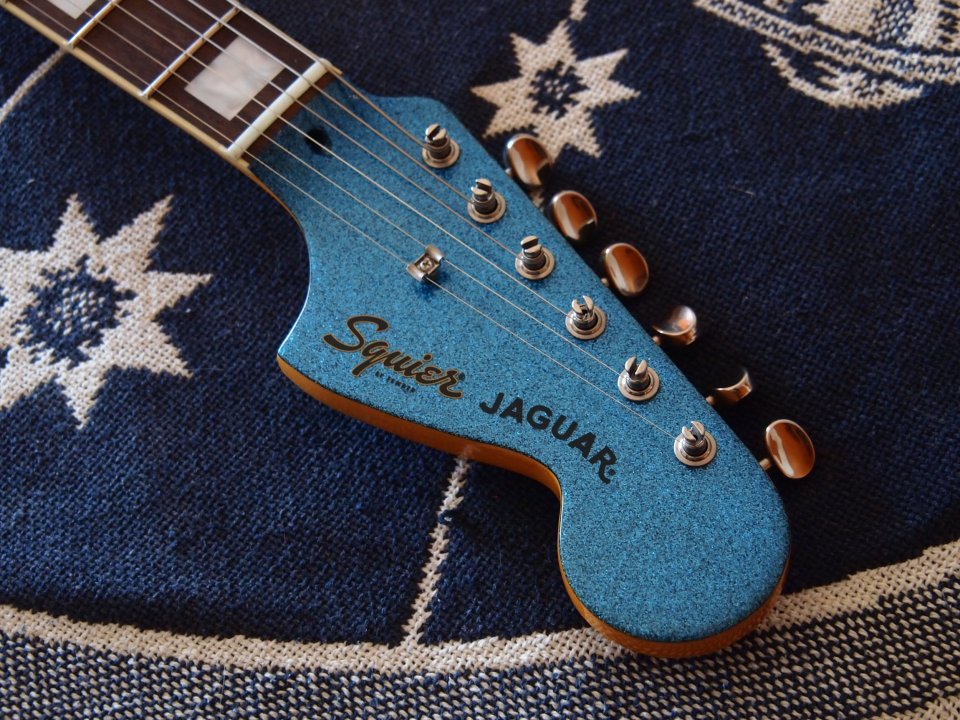 Squier Jaguar Blue Sparkle Limted Edition de segunda mano · Foto 4 de 10 · Alicante · 450 €