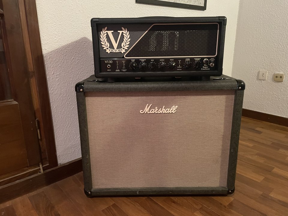 VICTORY V130 SUPER COUNTESS + PANTALLA MARSHALL 2x12