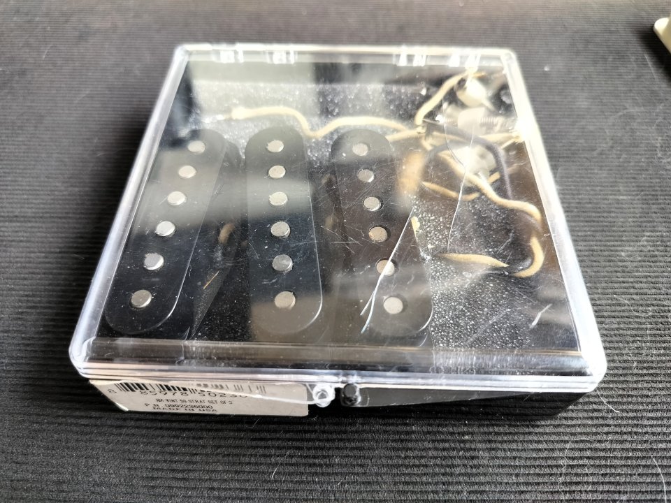 Set 3 pastillas Suhr V60LP Stratocaster de segunda mano · Foto 7 de 7 · Valladolid · 280 €