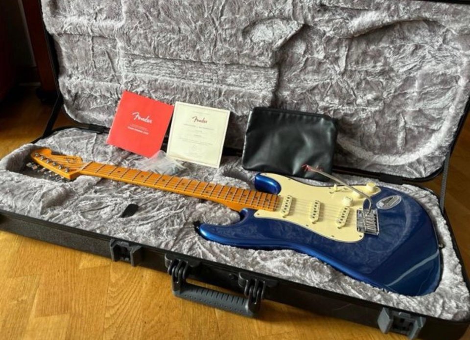 Fender Stratocaster Ultra 2024