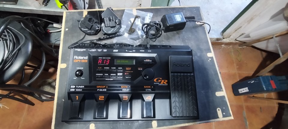 Roland GR-33 de segunda mano · Foto 2 de 4 · Navarra · 300 €