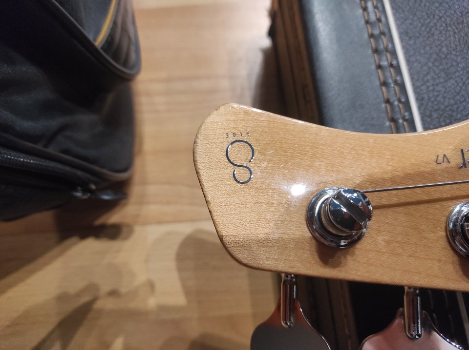 Bajo Marcus Miller V7 Alder 4 BK 2nd Gen