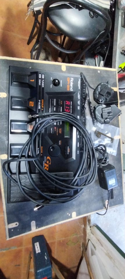 Roland GR-33 de segunda mano · Foto 3 de 4 · Navarra · 300 €