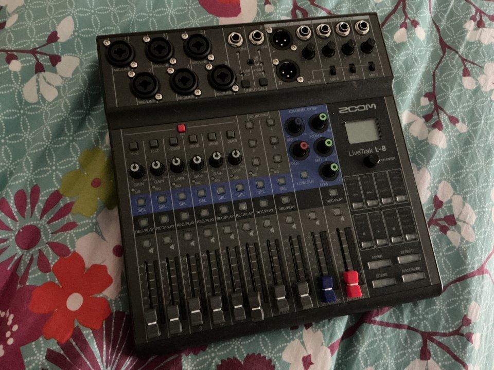 Zoom LiveTrack L8 (leer bien) de segunda mano · Gipuzkoa · 100 €