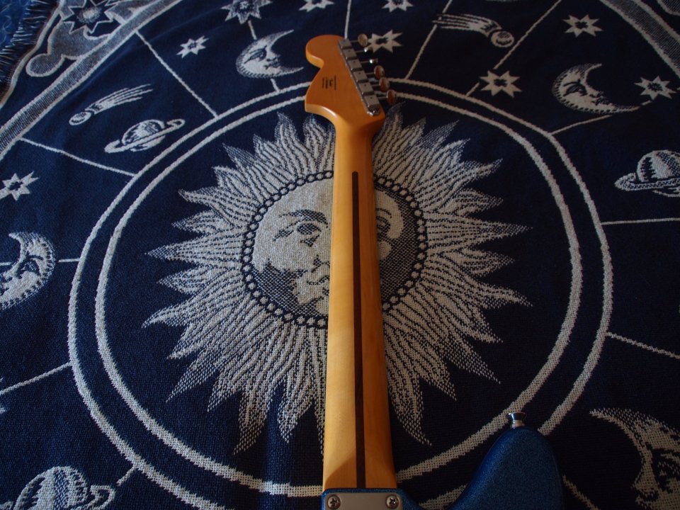 Squier Jaguar Blue Sparkle Limted Edition de segunda mano · Foto 8 de 10 · Alicante · 450 €