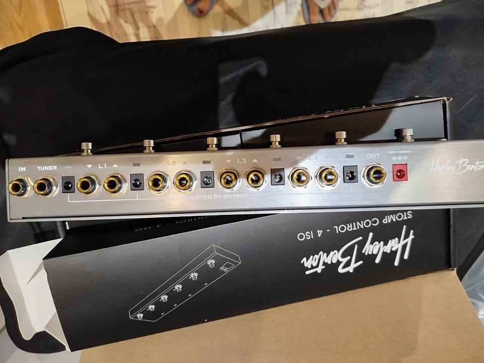 Conmutador Switcher/Looper Stomp Control 4 ISO Harley Benton. Envío incluido.