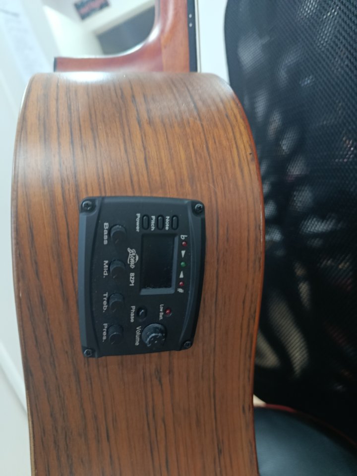 Guitarra Bromo BAT9MEBK NUEVA