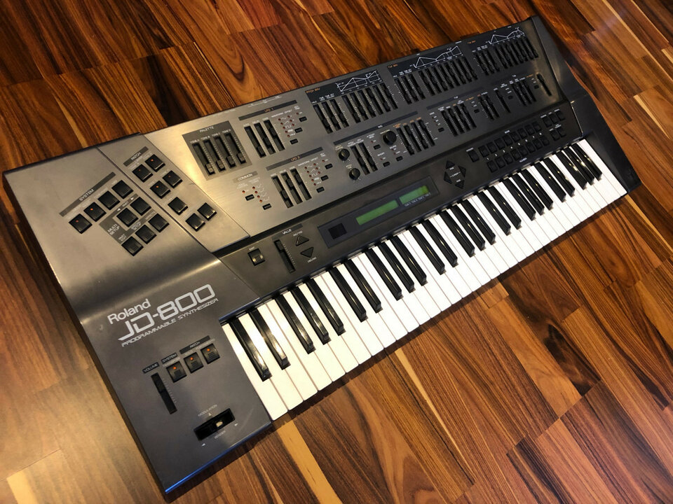 Vendo Roland JD-800 en excelente estado.