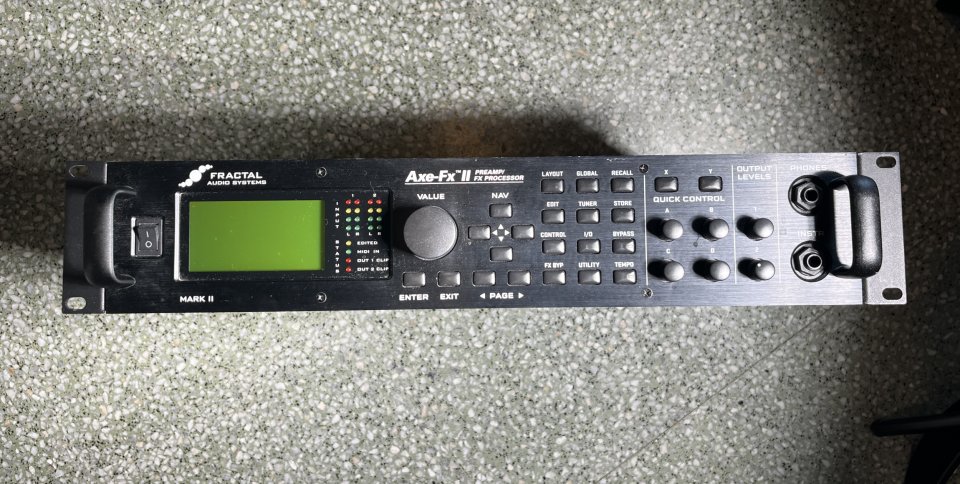 Fractal Audio Axe-Fx II MK II de segunda mano · Foto 1 de 6 · Barcelona · 600 €