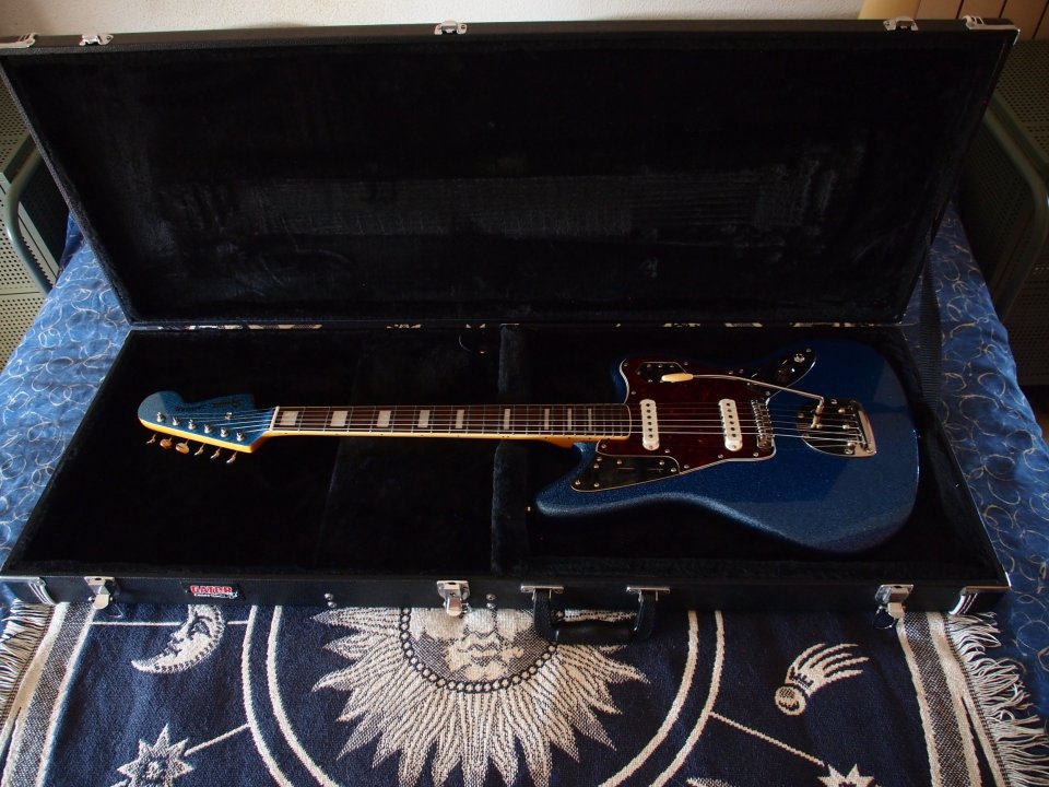 Squier Jaguar Blue Sparkle Limted Edition de segunda mano · Foto 10 de 10 · Alicante · 450 €