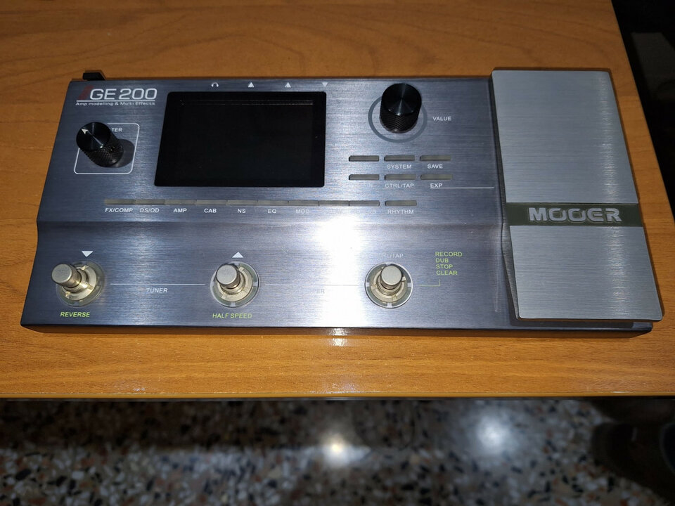 Pedalera MOOER GE200