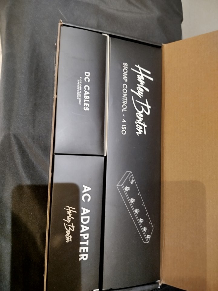 Conmutador Switcher/Looper Stomp Control 4 ISO Harley Benton. Envío incluido.