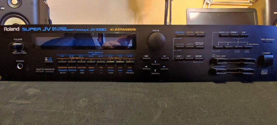 Roland super Roland jv 1080
