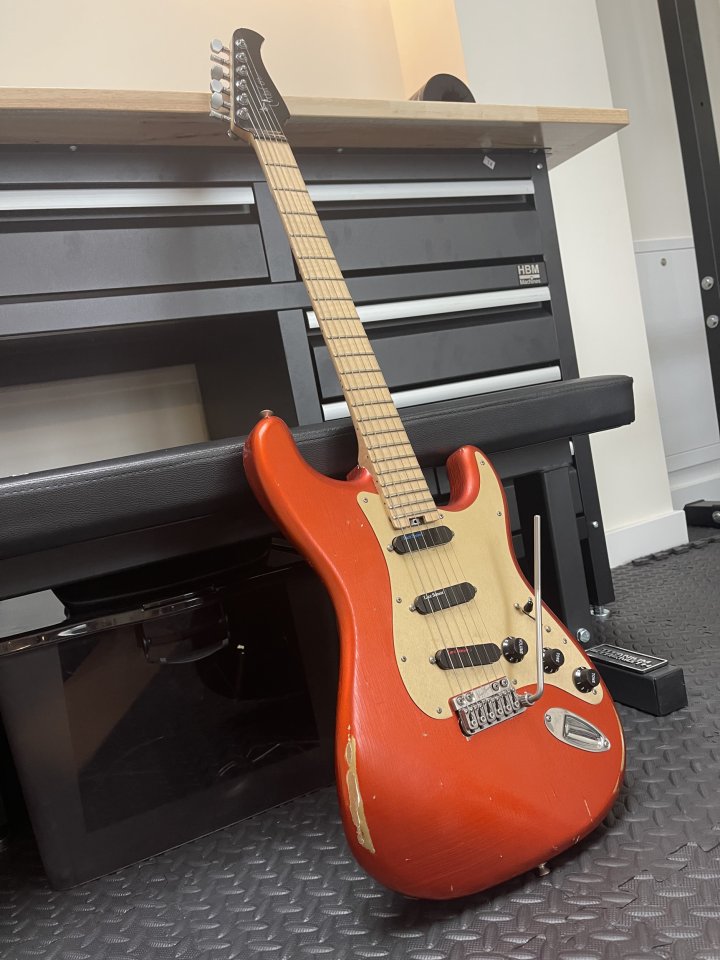 Strato “partscaster” (MJT/Luthier) de segunda mano · Foto 2 de 10 · Cantabria · 850 €