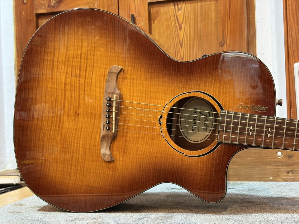 Fender FA 345 Auditorium 3T de segunda mano · Foto 1 de 10 · Las Palmas · 300 €