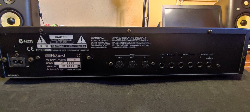 Roland super Roland jv 1080