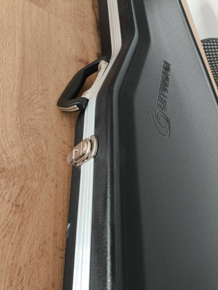 Estuche Leturiaga de segunda mano · Foto 3 de 4 · Madrid · 60 €