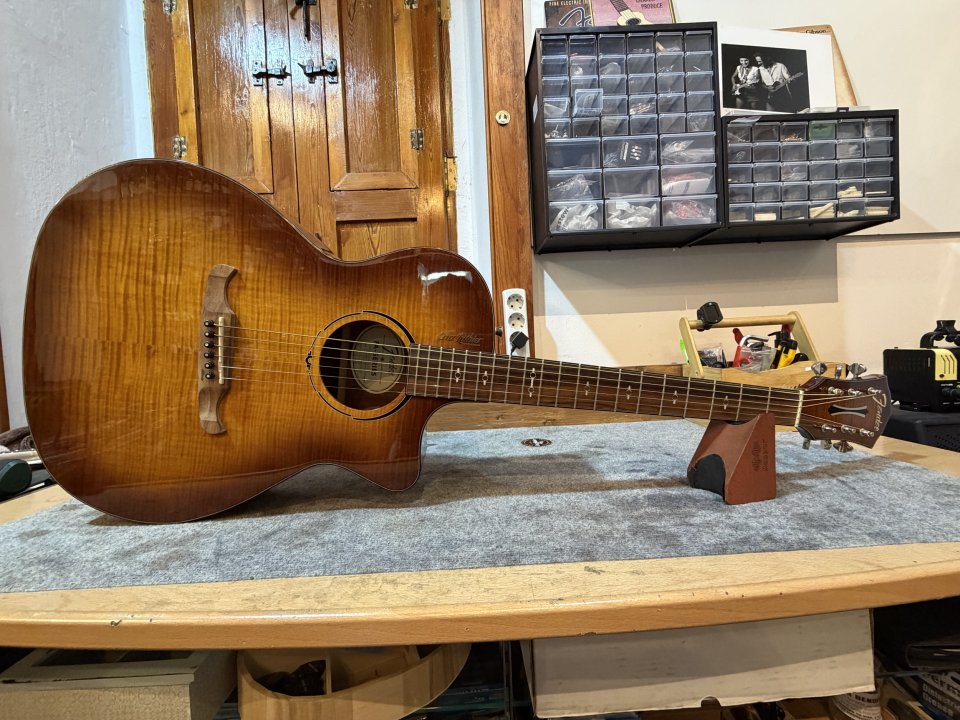 Fender FA 345 Auditorium 3T de segunda mano · Foto 3 de 10 · Las Palmas · 300 €