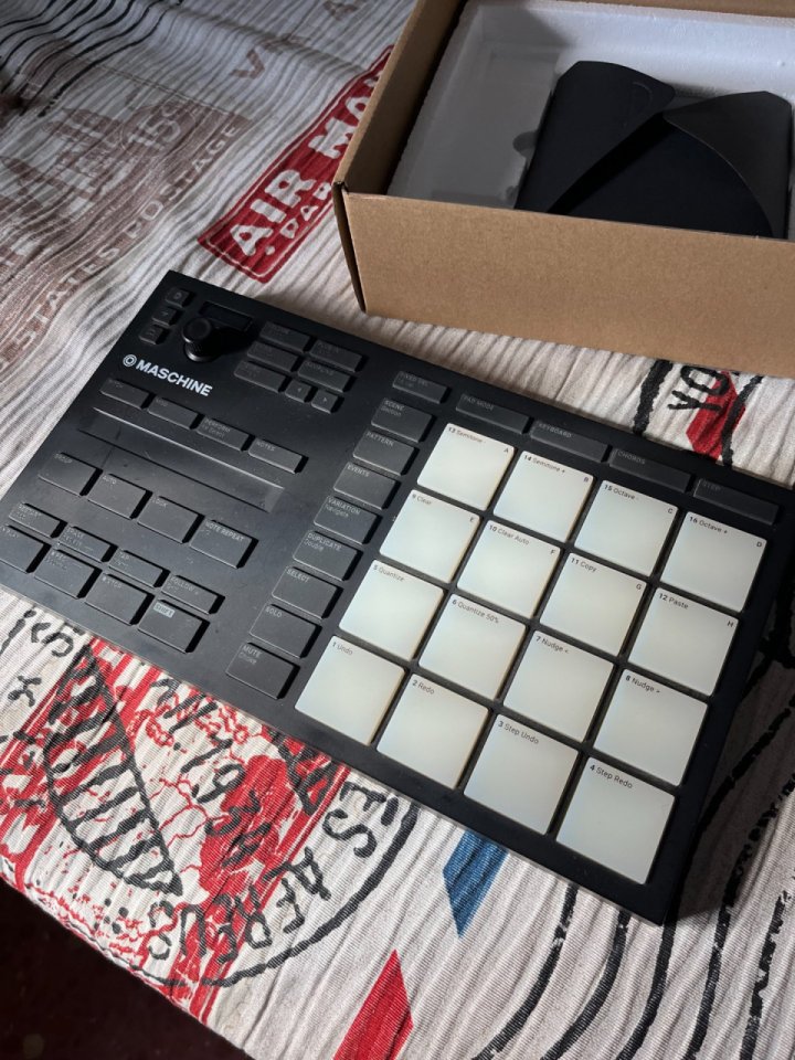 Maschine Mikro MkIII de segunda mano · Foto 1 de 6 · Sevilla · 100 €
