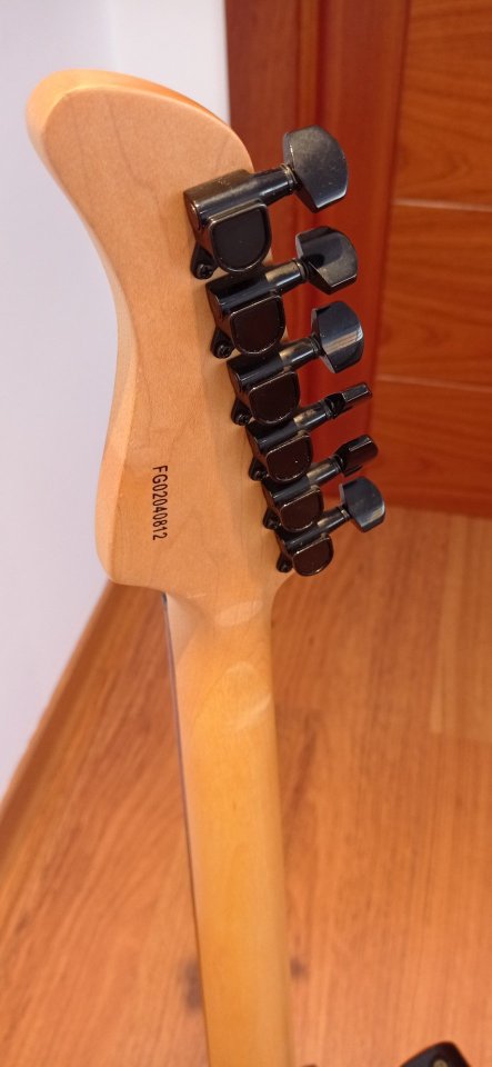 Guitarra eléctrica Fernandes de segunda mano · Foto 4 de 8 · Cuenca · 300 €