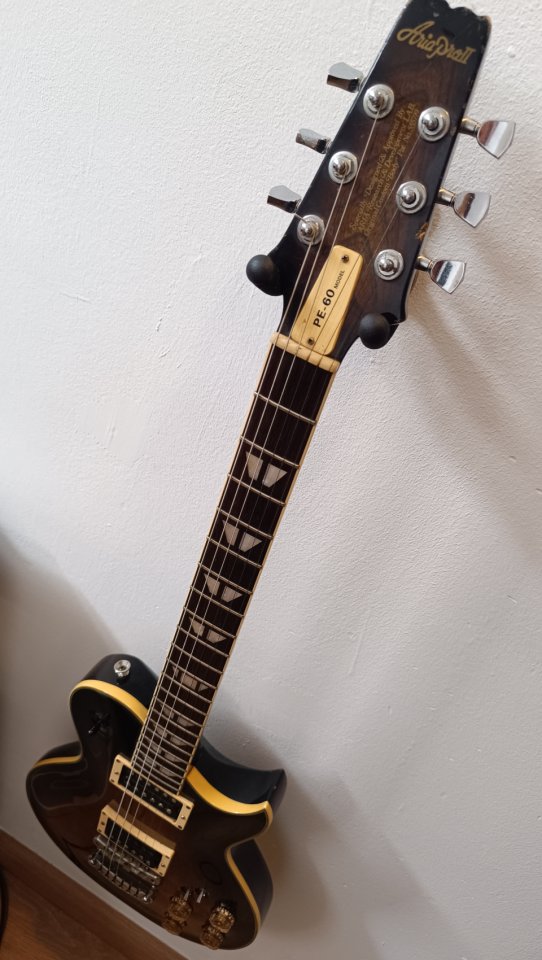 Guitarra Aria Pro II PE-60 Vintage