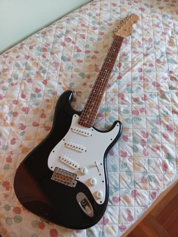 Squier stratocaster made in japan de segunda mano · Foto 1 de 6 · Burgos · 415 €