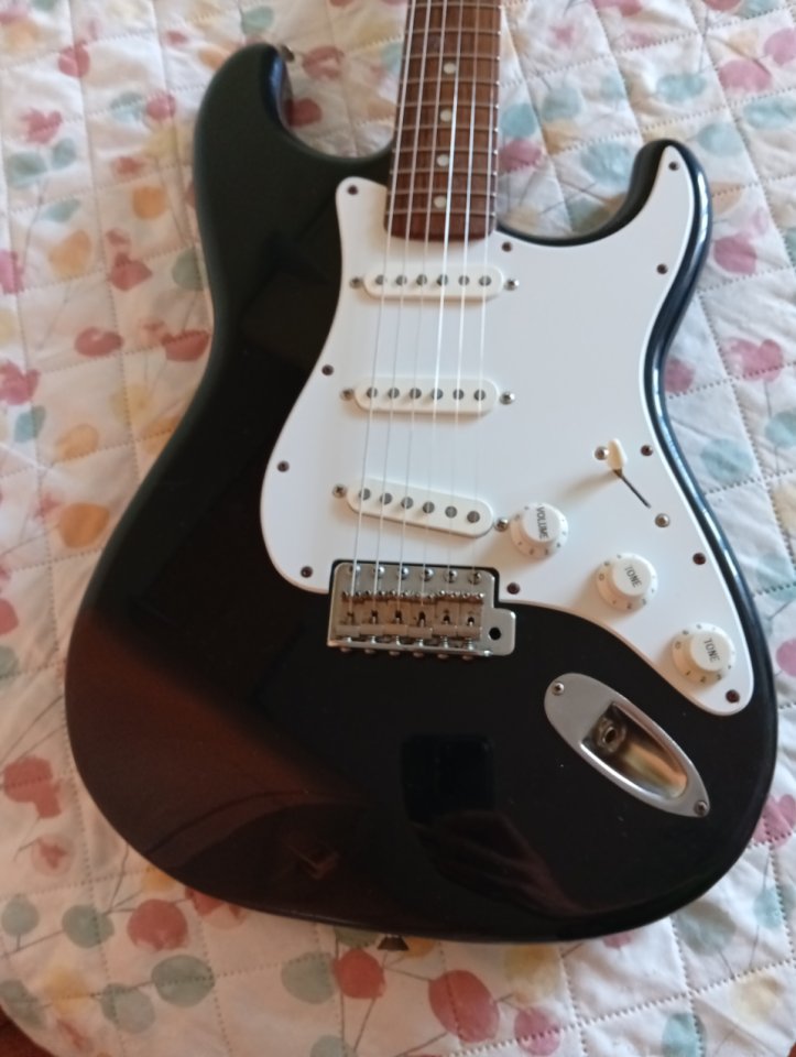 Squier stratocaster made in japan de segunda mano · Foto 2 de 6 · Burgos · 415 €