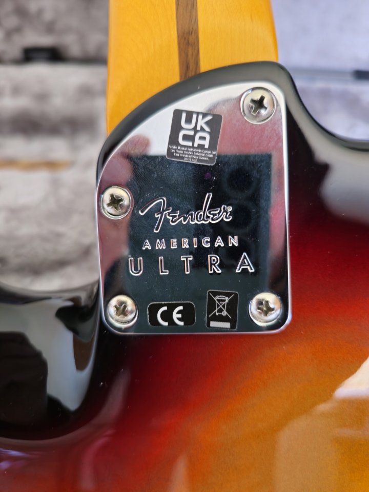 Fender AM Ultra Stratocaster RW UB de segunda mano · Foto 5 de 8 · Zaragoza · 1750 €
