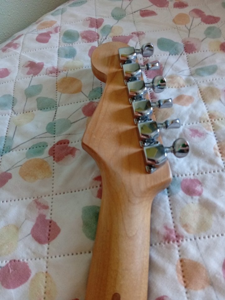 Squier stratocaster made in japan de segunda mano · Foto 4 de 6 · Burgos · 415 €