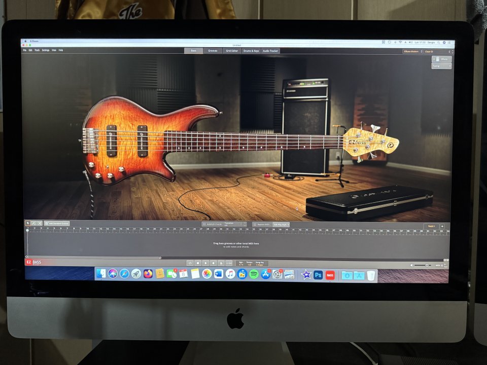 iMac 27” color nfigurado como estudio de grabación