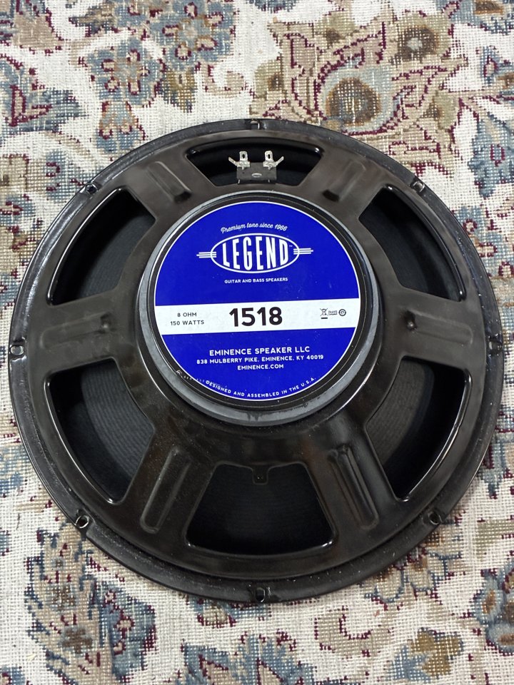 Altavoz de guitarra de 15" Eminence Legend 1518 @8ohm 150w