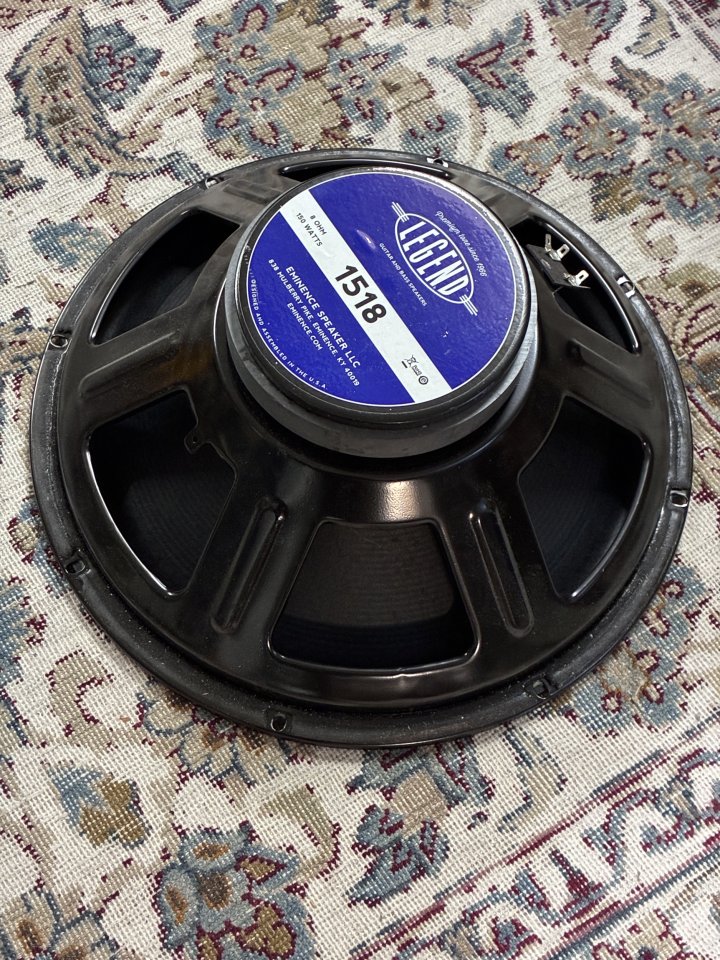 Altavoz de guitarra de 15" Eminence Legend 1518 @8ohm 150w